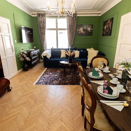 New, Stylish And Spacious Apartment Братислава Екстериор снимка