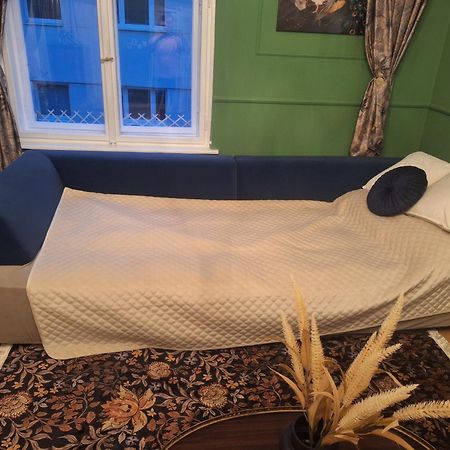 New, Stylish And Spacious Apartment Братислава Екстериор снимка