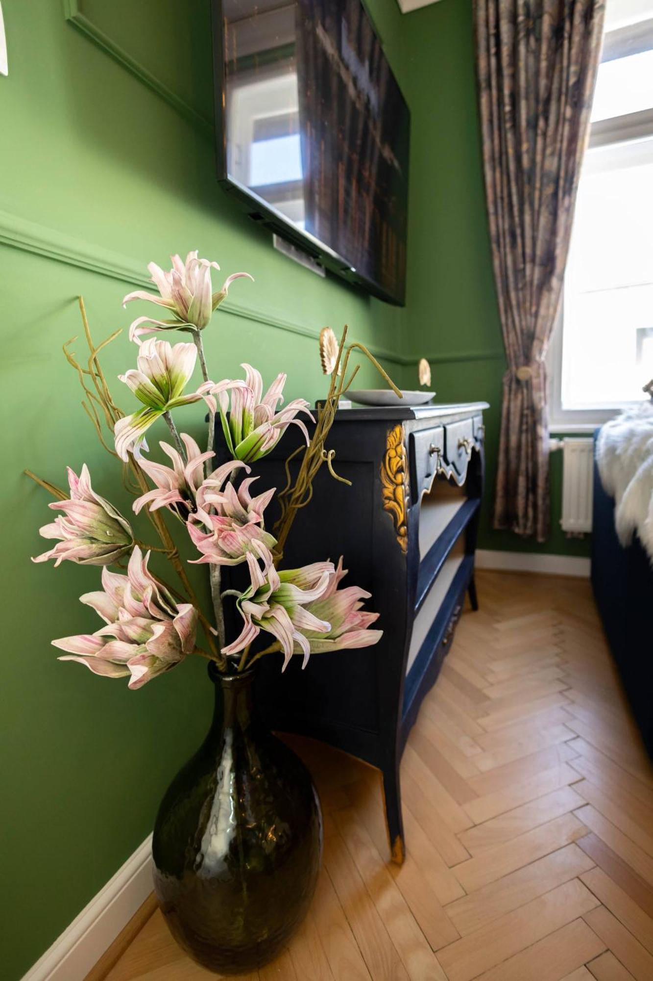 New, Stylish And Spacious Apartment Братислава Екстериор снимка